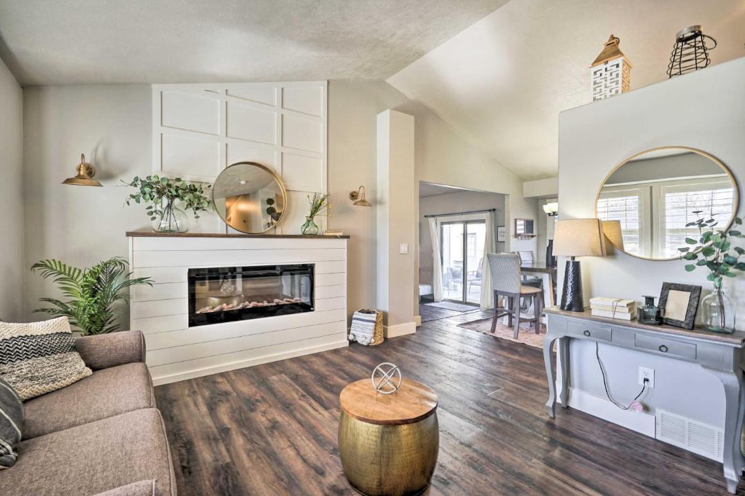 Photo of Livingroom in Woods Cross