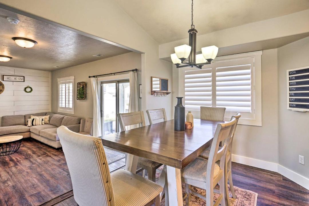 Photo of Livingroom in Woods Cross