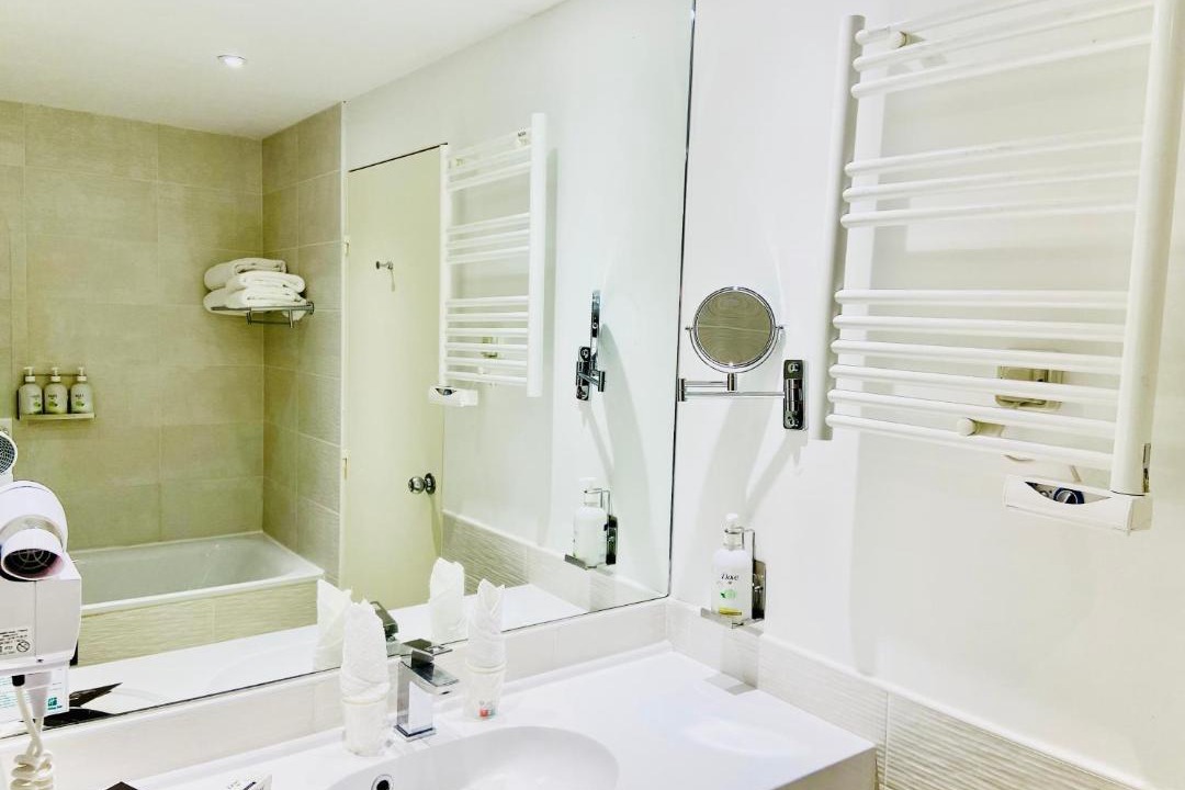 Photo of Bathroom in Calais Frethun