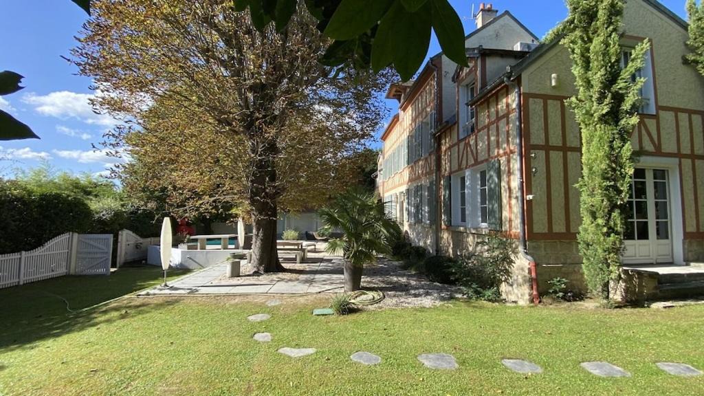 Photo of Buildings in Carrieres-sur-Seine