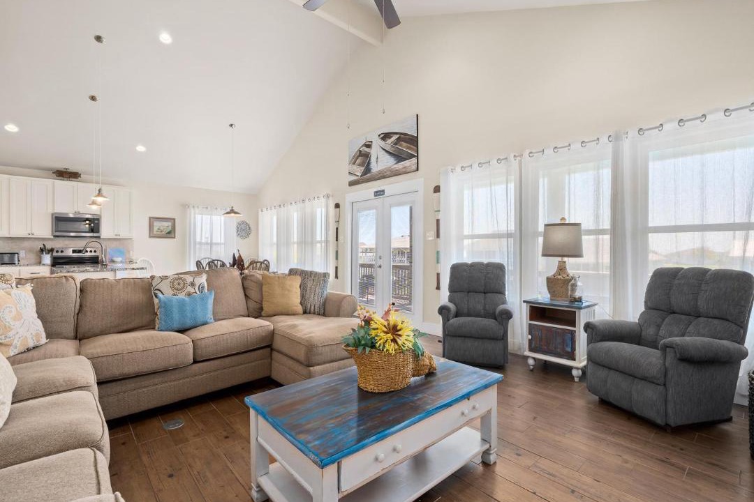 Photo of Others in City-by-the Sea