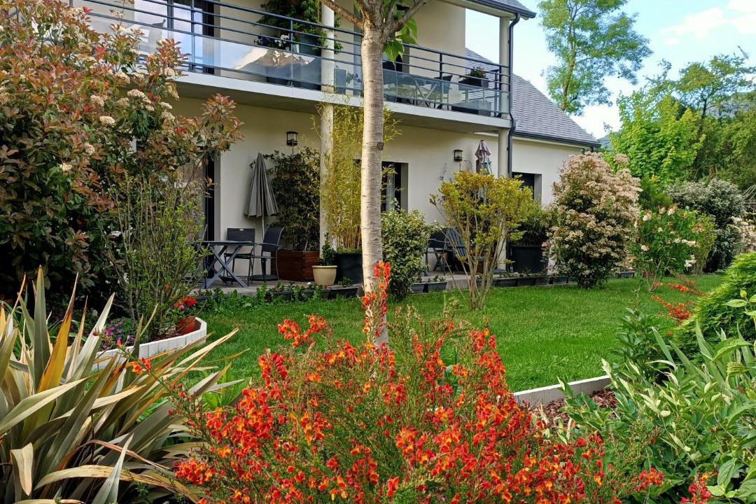 Photo of Others in Adast