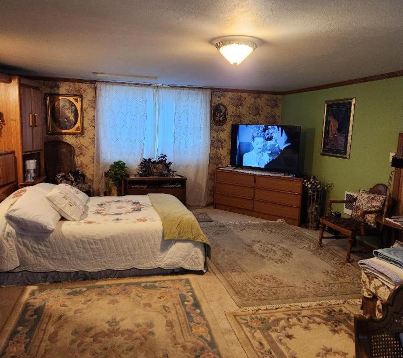 Photo of Others in Happy Valley