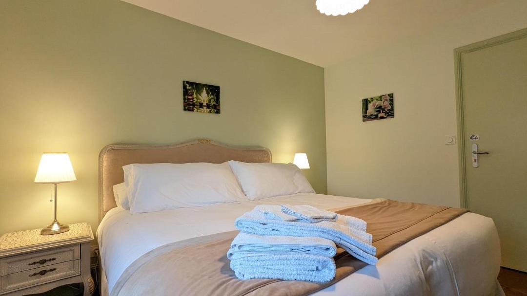 Photo of Bedroom in Lechatelet