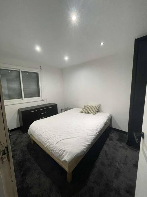 Photo of Bedroom in Quartier Saint-Marc - Croix de Pierre - Saint-Nicaise