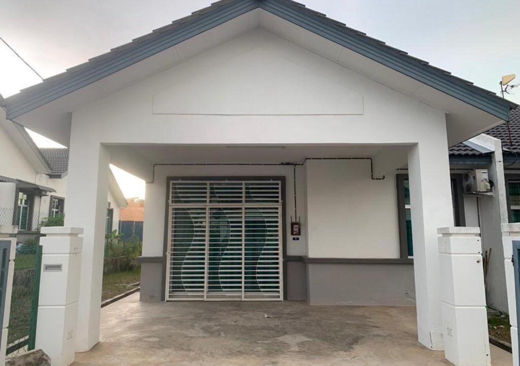 Photo of Buildings in Rembia