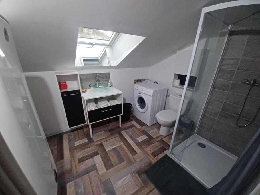 Photo of Others in Vions