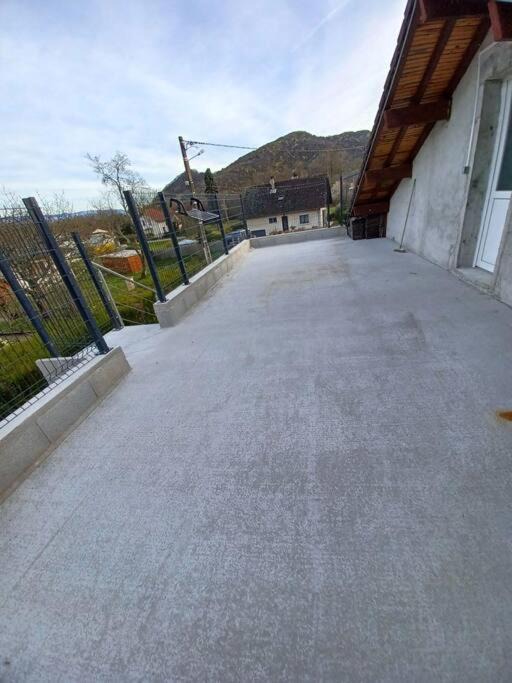 Photo of Others in Vions