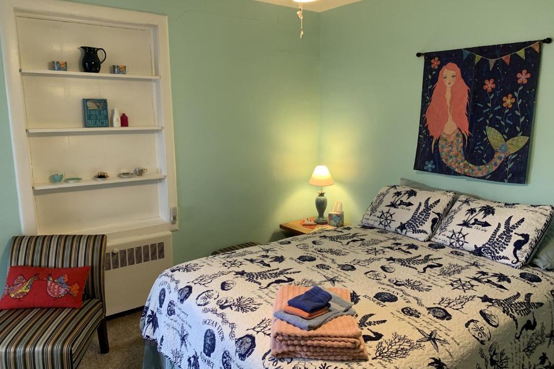 Photo of Bedroom in Willoughby Spit