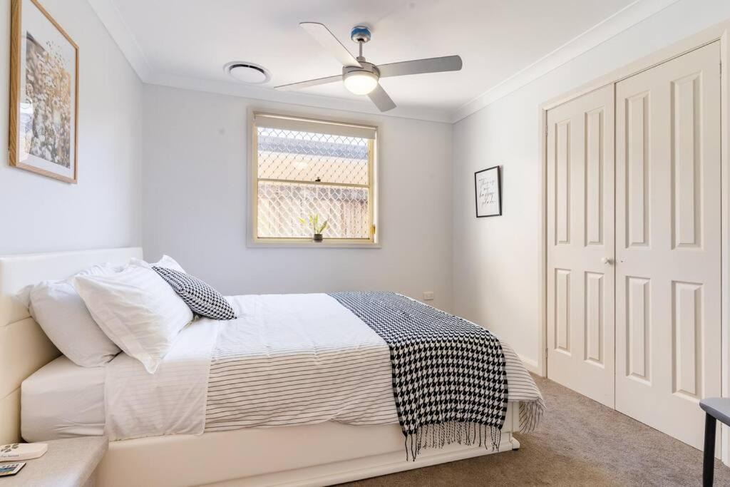 Photo of Others in Tascott