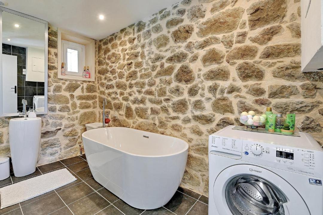 Photo of Bathroom in Saint-Aubert-sur-Orne