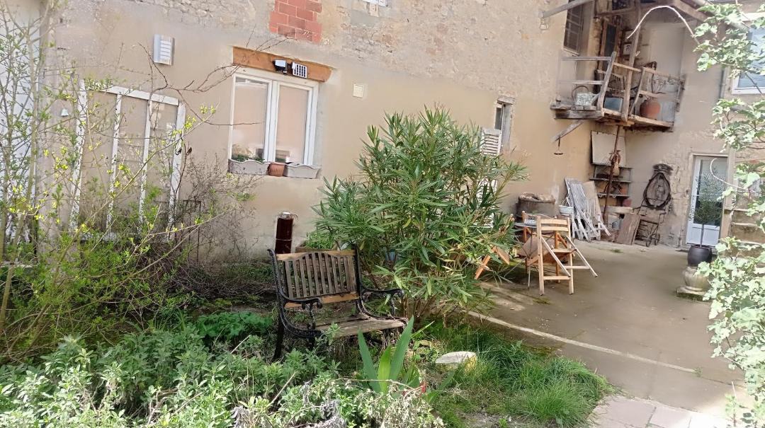 Photo of Buildings in Vaucelles