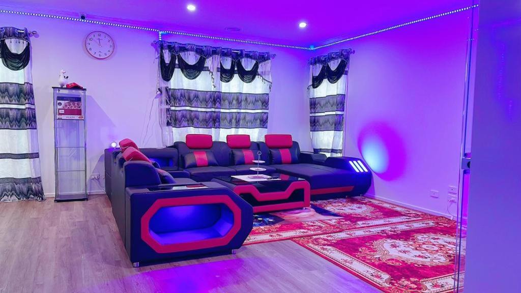 Photo of Others in Manor Lakes