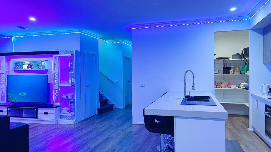 Photo of Others in Manor Lakes