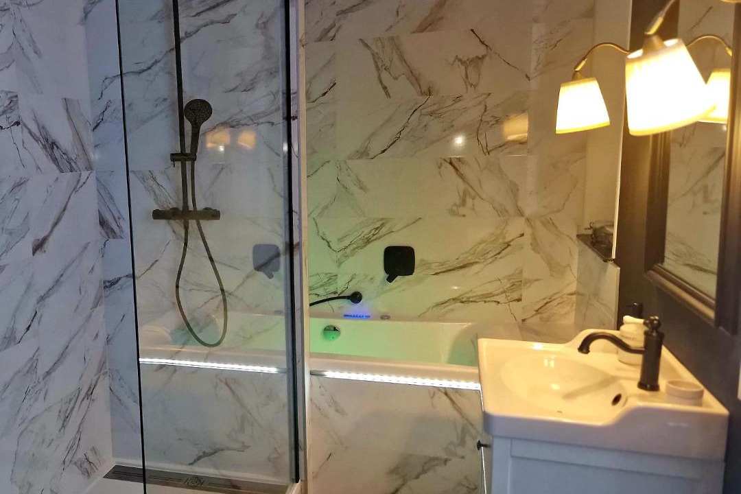 Photo of Bathroom in Charleville-Mezieres