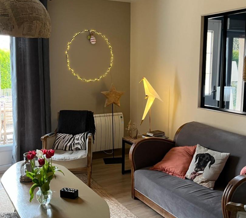 Photo of Others in Faux-Vesigneul