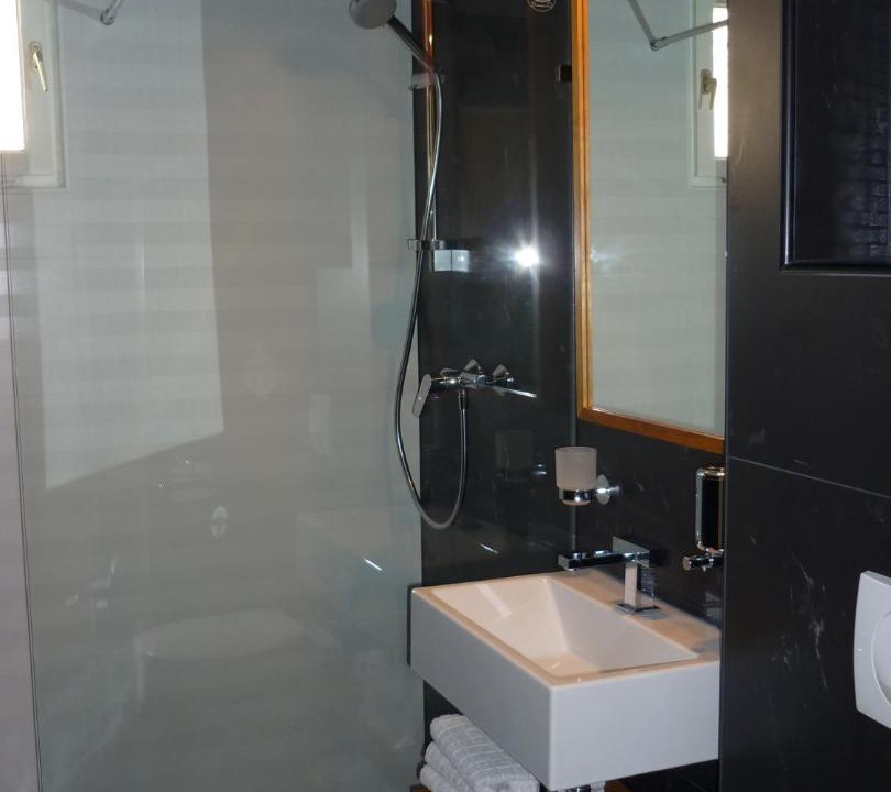 Photo of Bathroom in Sutivan