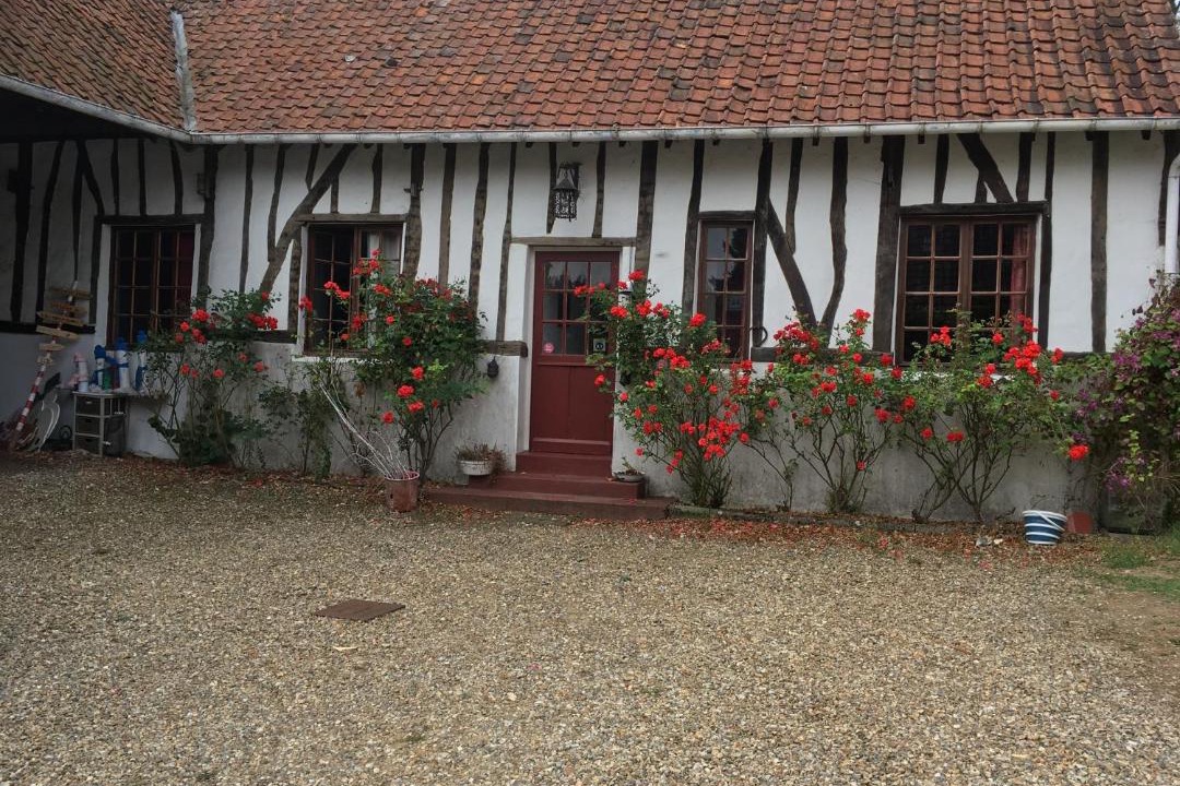 Photo of Others in Dominois