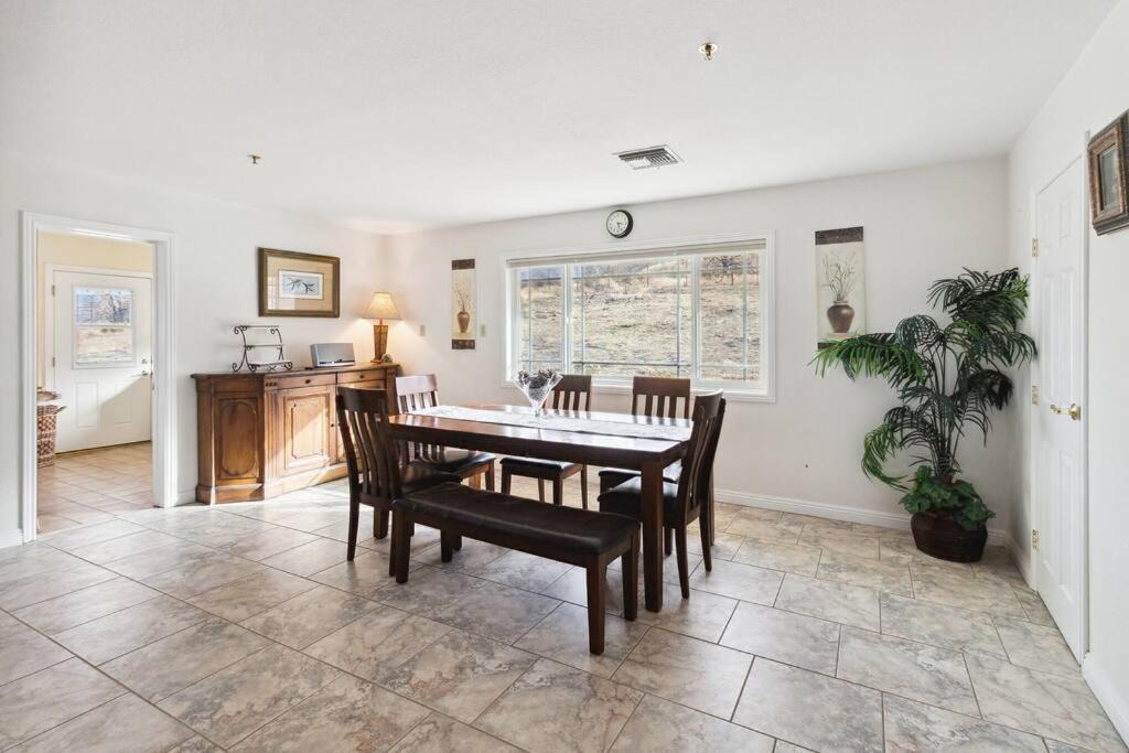 Photo of Livingroom in Pearblossom