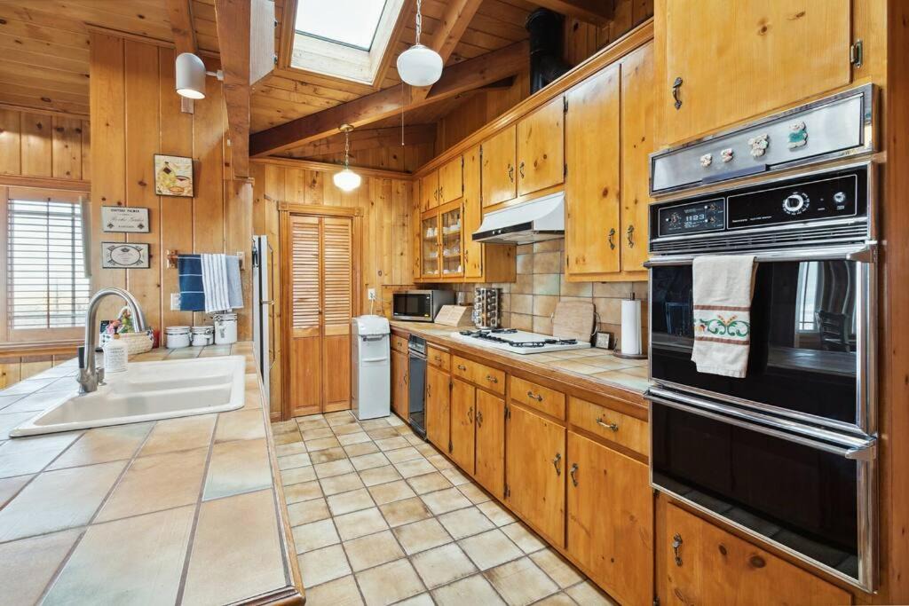 Photo of Kitchen in Pearblossom