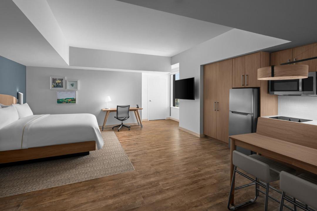 Photo of Bedroom in Main - Military Plaza