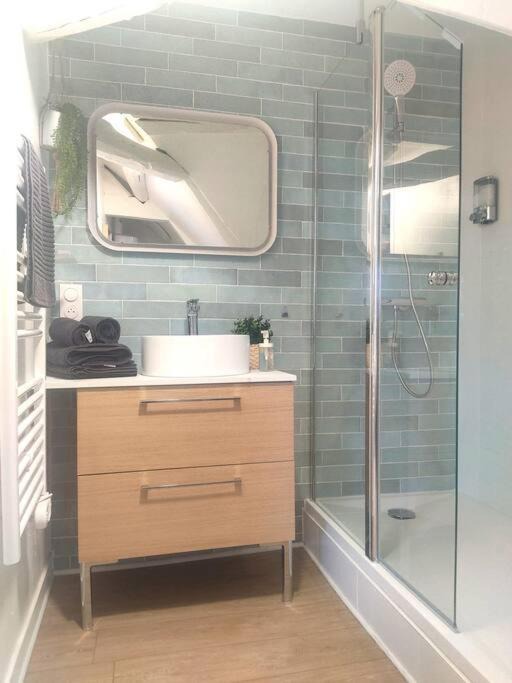 Photo of Bathroom in Venette