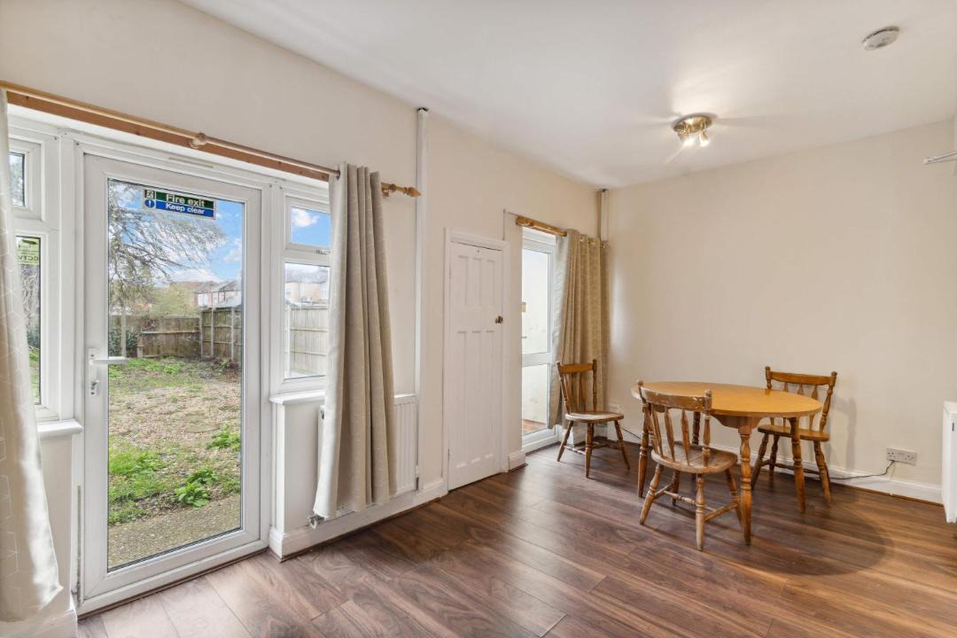 Photo of Others in Graveney