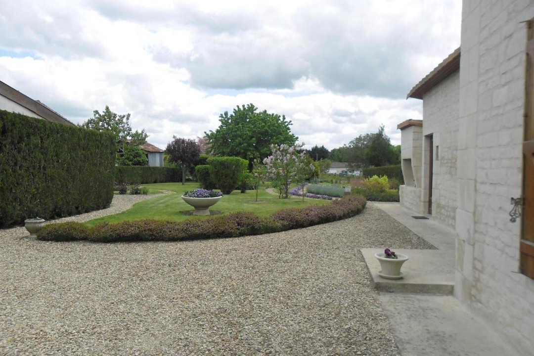 Photo of Buildings in Berthegon