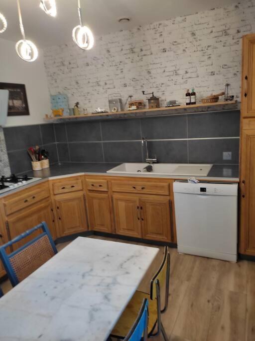 Photo of Kitchen in Saint-Martin-de-Valgalgues