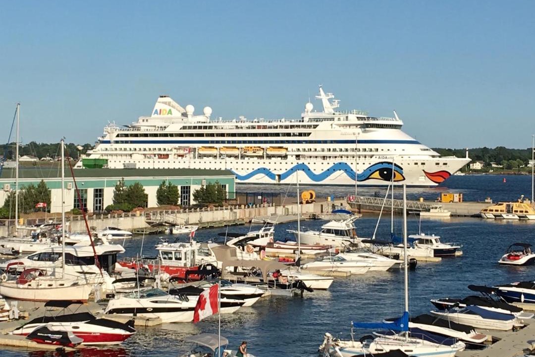 Photo of Others in Queens Square