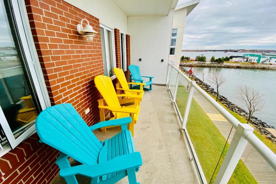 Photo of Others in Queens Square