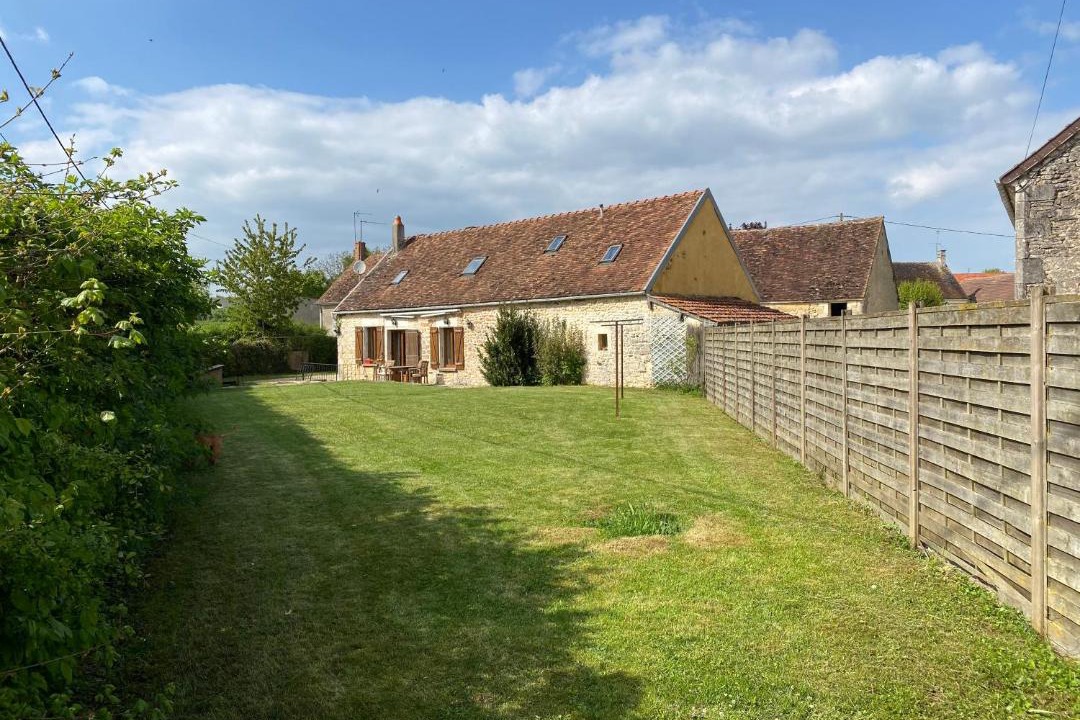 Photo of Buildings in Lainsecq