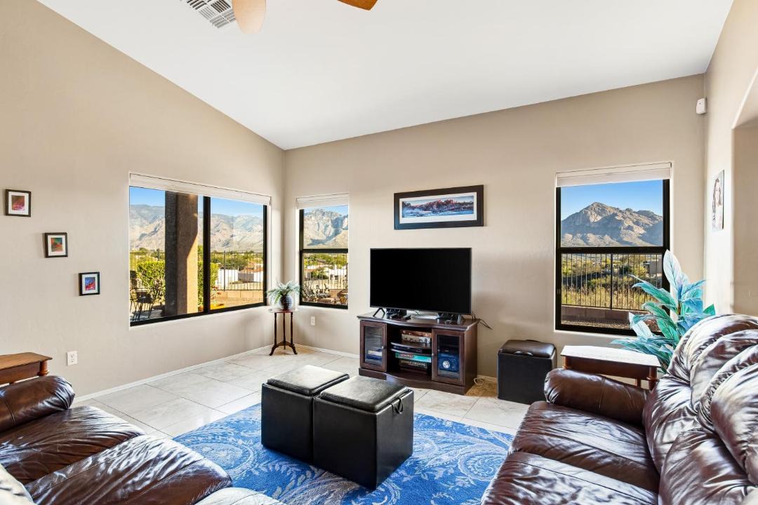 Photo of Livingroom in Tangerine Terrace