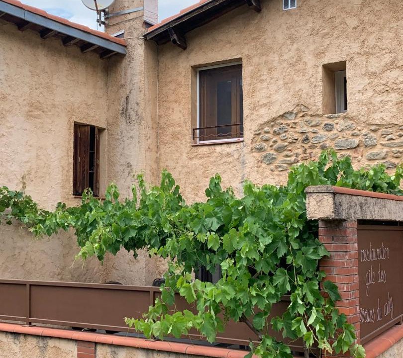 Photo of Buildings in Casteil