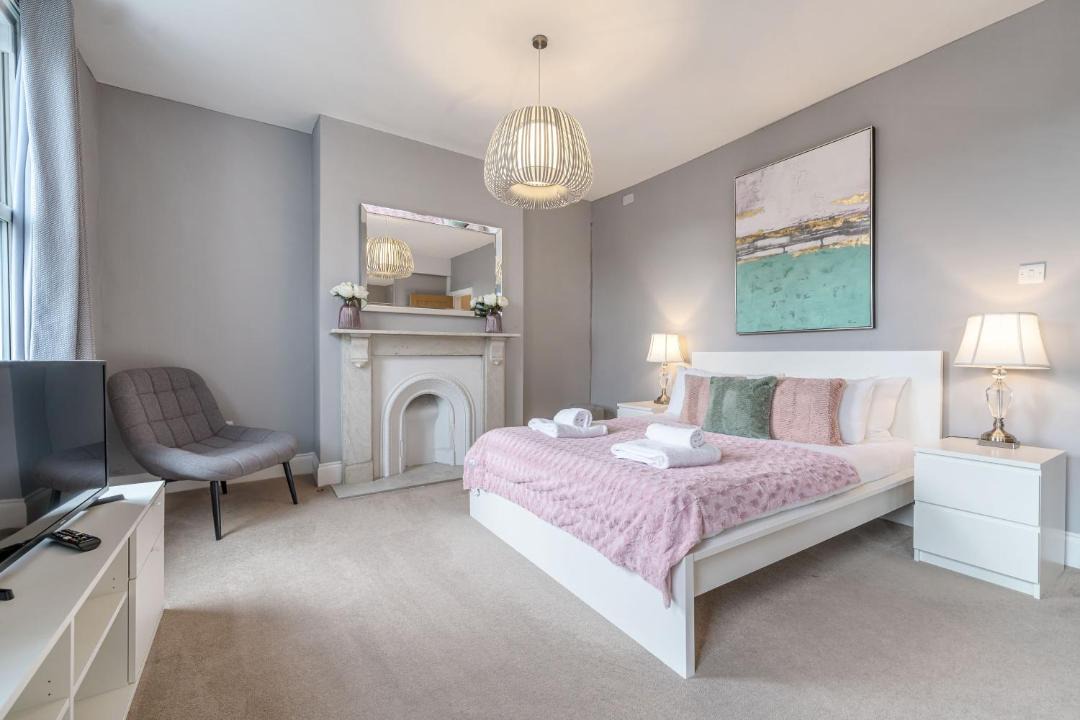 Photo of Bedroom in Windsor City Centre