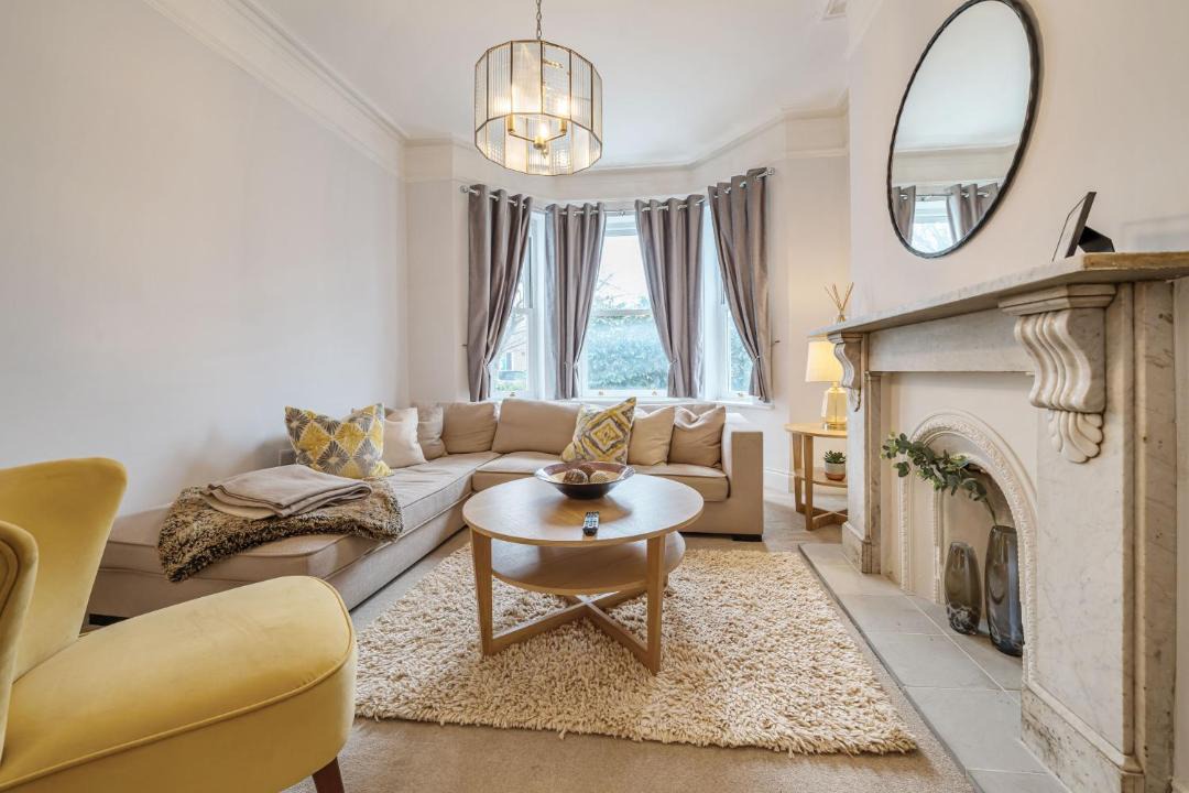 Photo of Livingroom in Windsor City Centre