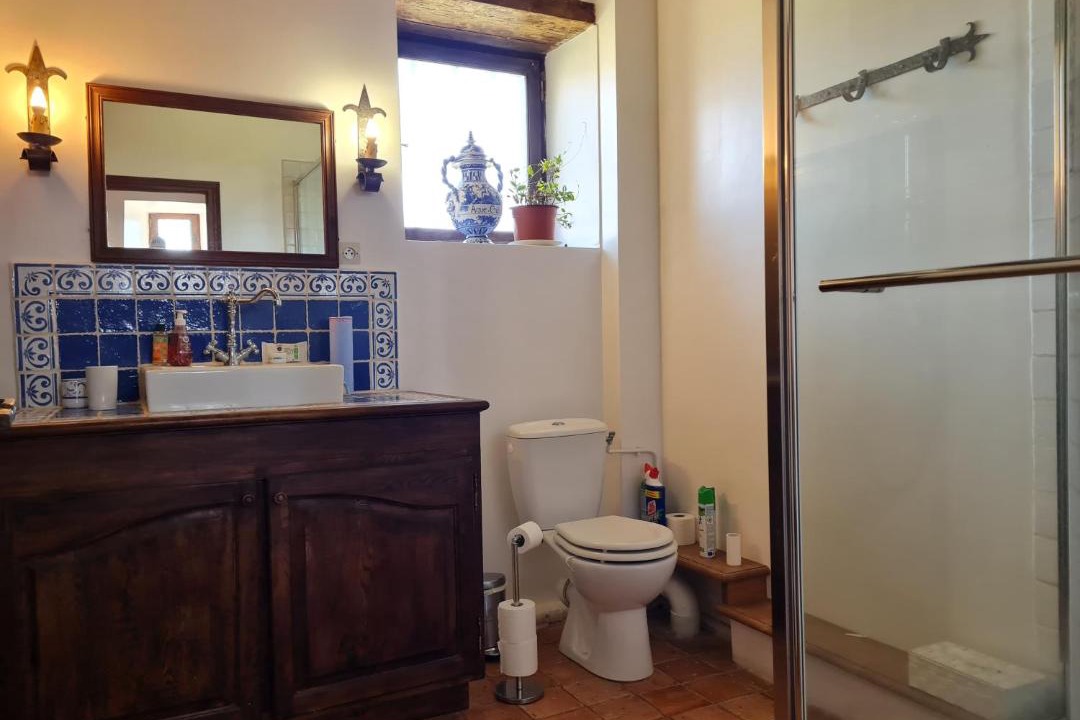 Photo of Bathroom in Roeze-sur-Sarthe