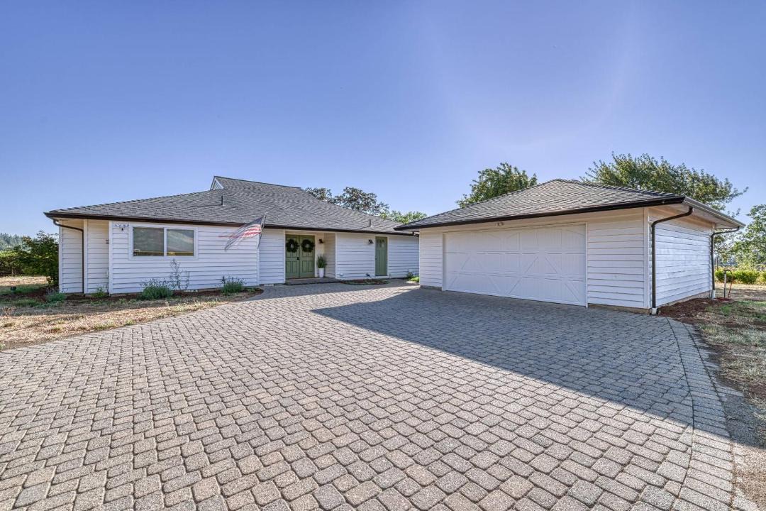 Photo of Others in Newberg