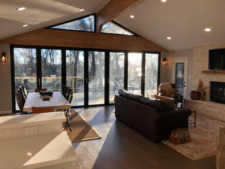 Photo of Livingroom in Pointblank