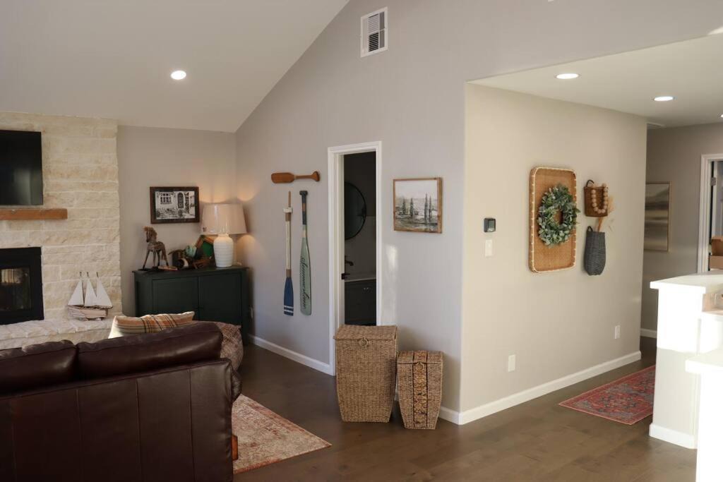 Photo of Livingroom in Pointblank
