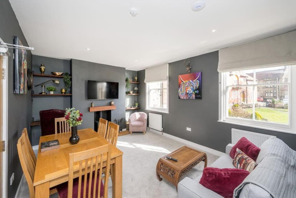 Photo of Livingroom in Pickering