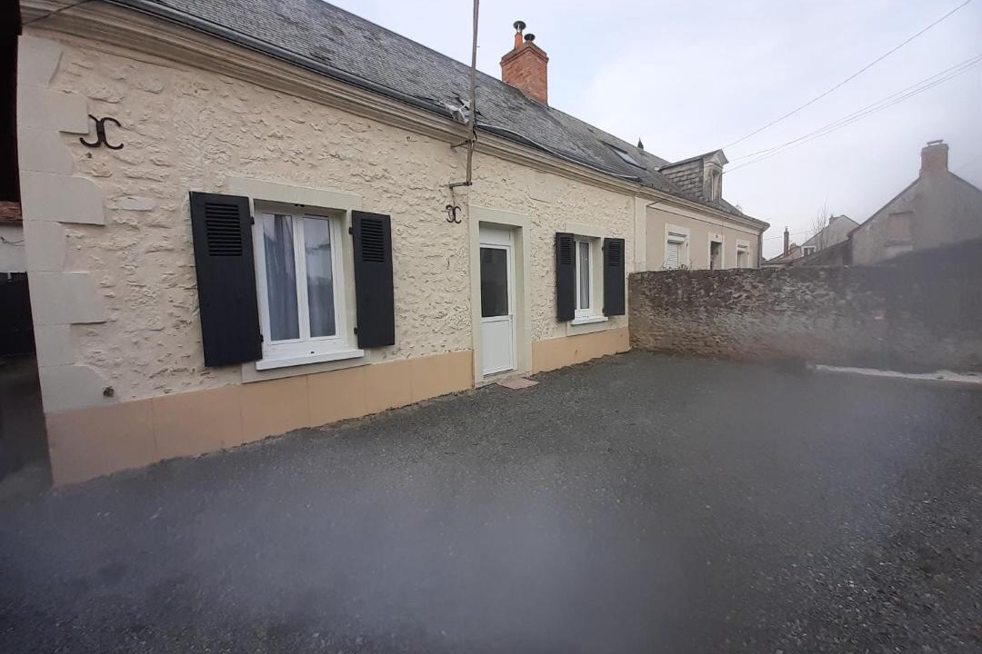 Photo of Buildings in Mayet