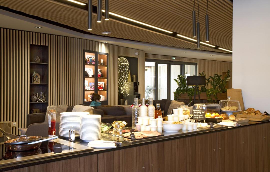 Photo of Others in Eclose-Est