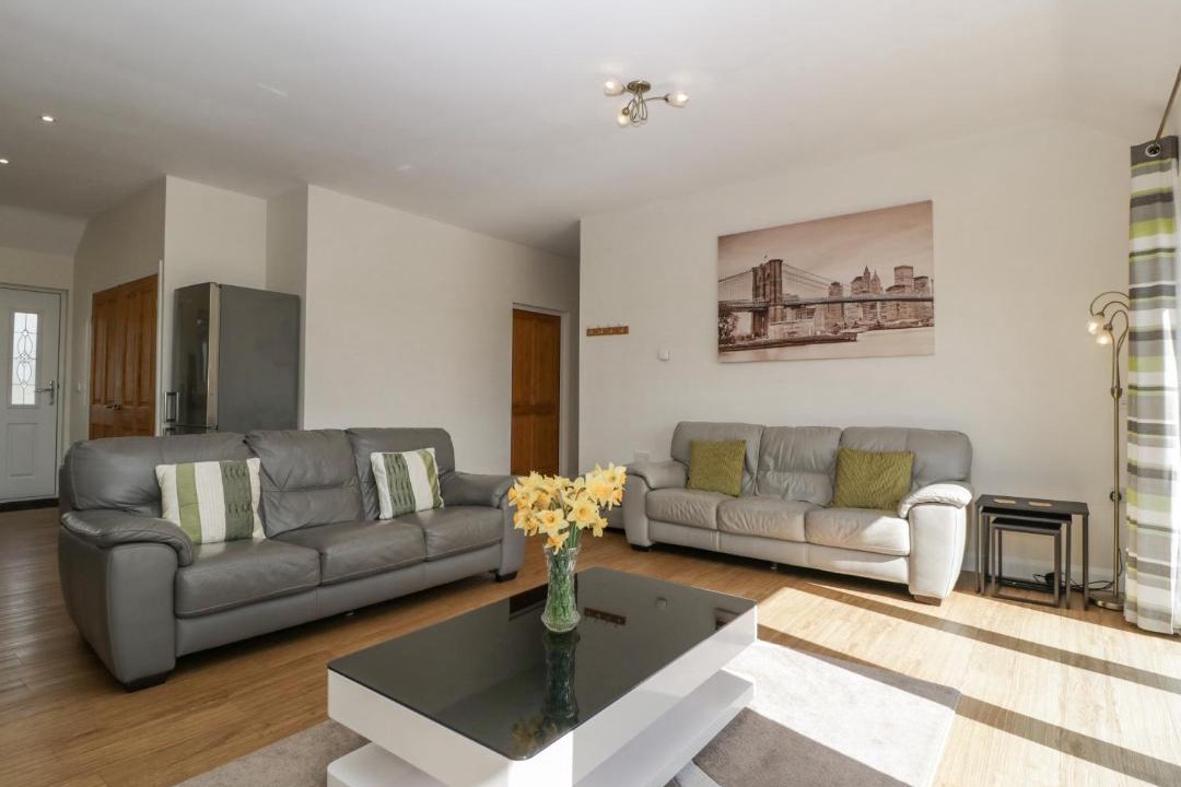 Photo of Others in Queen Camel