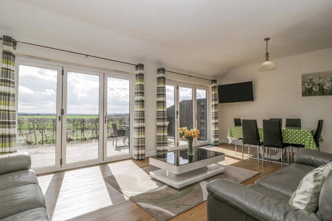 Photo of Others in Queen Camel