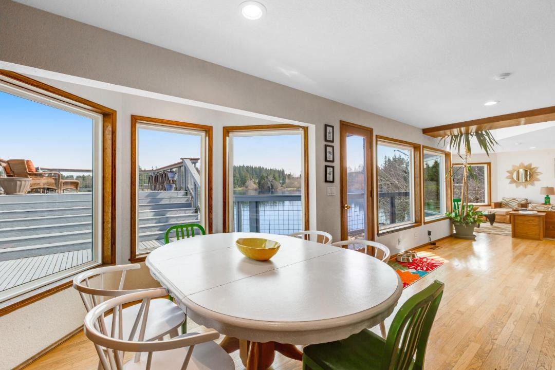 Photo of Others in Clinton