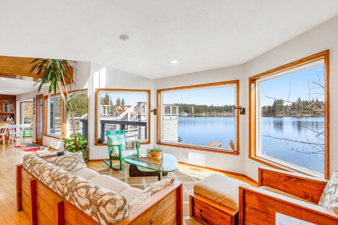 Photo of Others in Clinton