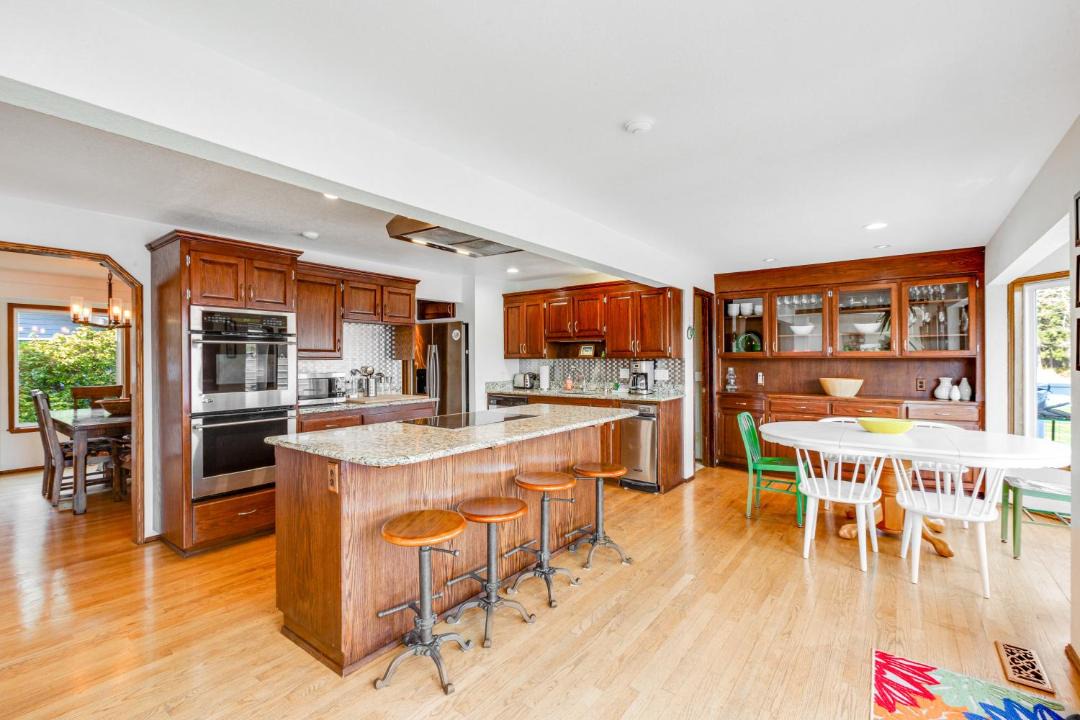 Photo of Others in Clinton