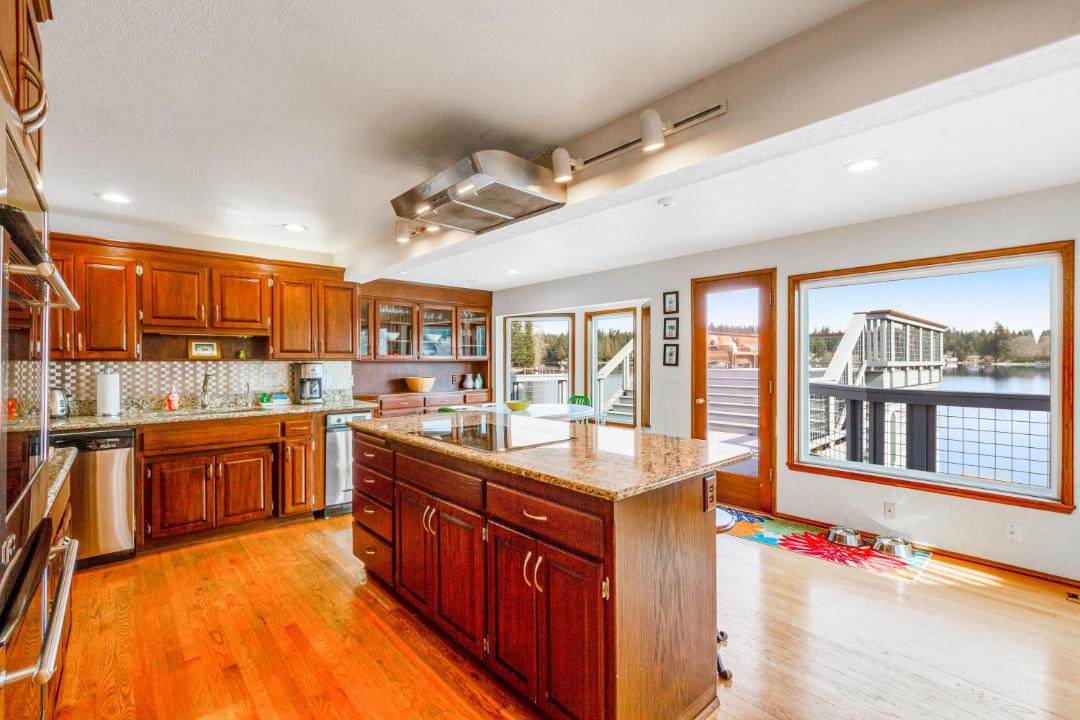 Photo of Others in Clinton