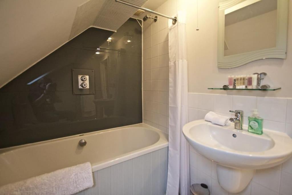 Photo of Bathroom in Inkpen